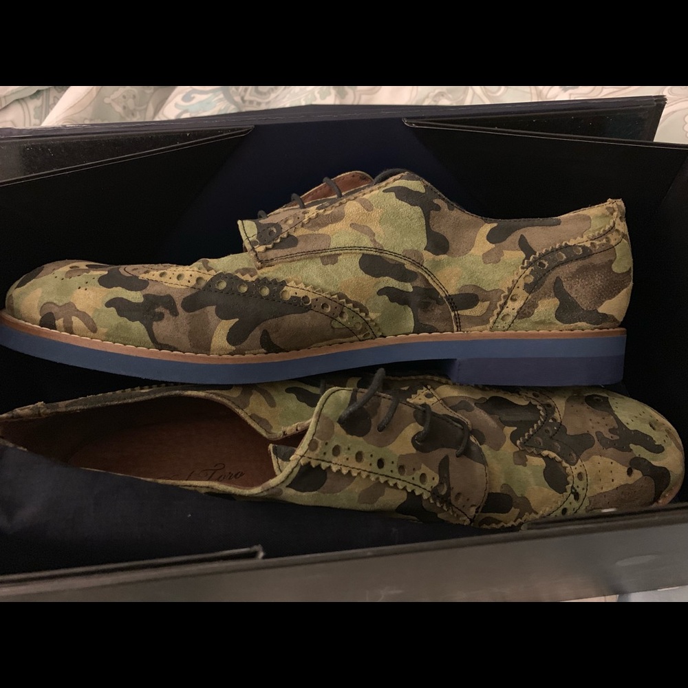 Del Toro green shoes